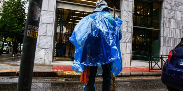 Καιρός σήμερα: Τοπικές βροχές και καταιγίδες με πτώση θερμοκρασίας και ισχυρούς ανέμους – Αναλυτική πρόγνωση