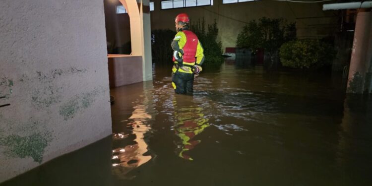 Καιρός: Η κακοκαιρία Adel σφυροκοπά Κέρκυρα και Αιτωλοακαρνανία – Οι περιοχές με τα έντονα φαινόμενα σήμερα