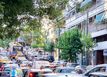 Κίνηση στους δρόμους: Μεγάλο μποτιλιάρισμα σε όλη την Αττική – Έληξε η έκτακτη στάση εργασίας των ΜΜΜ