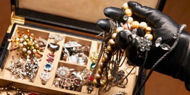 Αγρίνιο: Συνελήφθη άνδρας για κλοπή κοσμημάτων και πέντε απόπειρες σε σπίτια