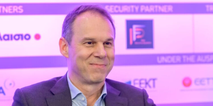 Κώστας Νεμπής (ΟΤΕ): Τα δίκτυα είναι ζήτημα εθνικής σημασίας