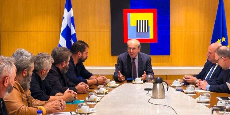 Κωστής Χατζηδάκης και Κώστας Τσιάρας σε κτηνοτρόφους: «Σύντομα συγκεκριμένες πληρωμές» – «Αν δεν γίνουν υπάρχει σοβαρό πρόβλημα»