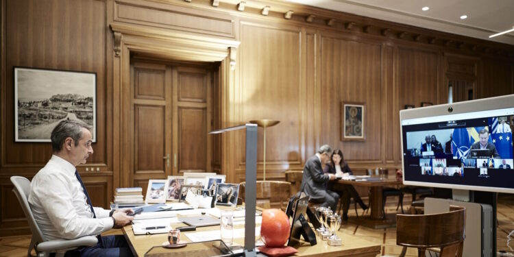 O Κυριάκος Μητσοτάκης συμμετείχε στην τηλεδιάσκεψη της «Συμμαχίας των Προθύμων» για την Ουκρανία