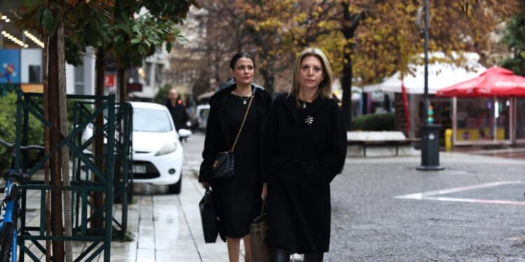 Τέμπη: Συνεχίζεται η δίκη για τα χαμένα βίντεο της εμπορικής αμαξοστοιχίας – «Πυρά» Καρυστιανού κατά του εφέτη ανακριτή