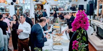 Μενίδι Αμφιλοχίας: Η ψαροταβέρνα «Γεράσιμος» γιόρτασε 100 χρόνια ιστορίας – Ένας αιώνας παράδοσης και γεύσης (φωτο)