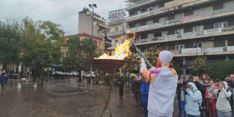 Η Ολυμπιακή Φλόγα Milano-Cortina 2026 στο Αγρίνιο (φωτο)