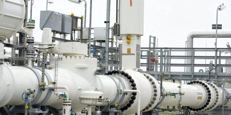 Η Ελλάδα βάζει πλάτη στο αέριο και διεκδικεί ενεργό ρόλο στην ανοικοδόμηση της Ουκρανίας