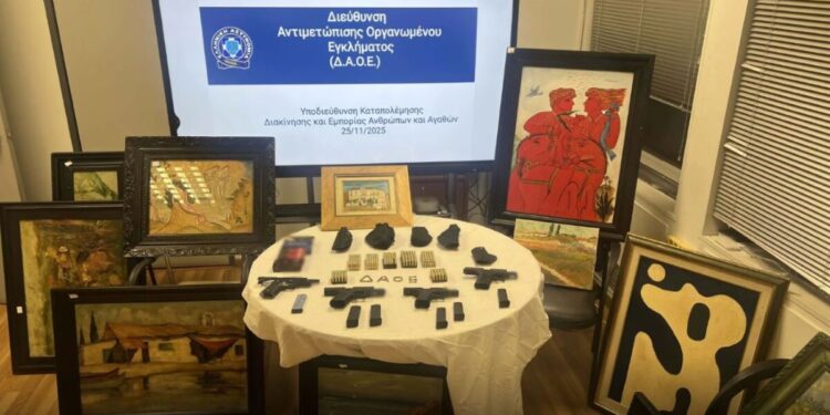 Αετονύχηδες έδωσαν σε επιχειρηματία πλαστούς πίνακες ζωγραφικής – Χειροπέδες σε έναν 57χρονο και έναν 42χρονο