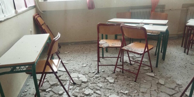 Κλειστό την Τετάρτη το σχολείο του Πόρτο Ράφτη όπου έπεσαν σοβάδες σε κεφάλια μαθητών – «Μη προβλέψιμο περιστατικό»