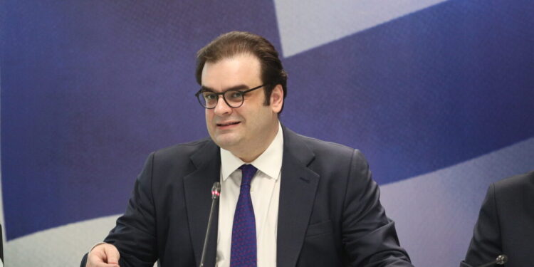 Πιερρακάκης στη Deutsche Welle: Θέλουμε και άλλες επενδύσεις από τη Γερμανία