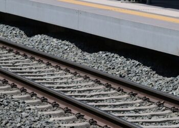 Τρένο προς Λάρισα μπήκε σε λάθος γραμμή: «Κάτι έγινε με το κλειδί»