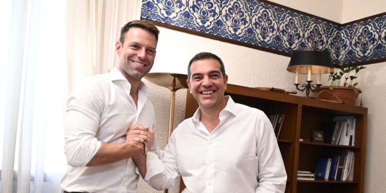 Βιβλίο Τσίπρα – Στέφανος Κασσελάκης: Αλιεύει σε θολά νερά με ομοφοβικά υπονοούμενα ο «κίτρινος πρωθυπουργός»