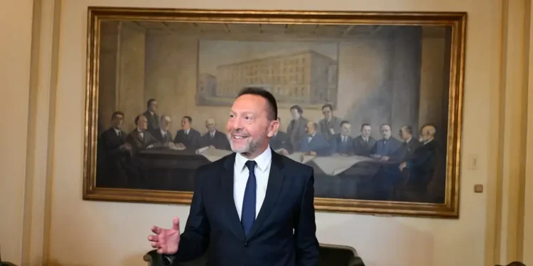 Στουρνάρας: Οι τέσσερις προκλήσεις που αντιμετωπίζει η μεταποίηση στην Ελλάδα 