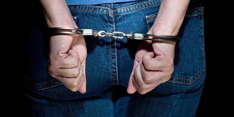 Αγρίνιο: Τρεις γυναίκες μπήκαν σε σπίτι για να κλέψουν και συνελήφθησαν