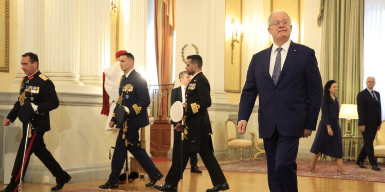 Στον Κωνσταντίνο Τασούλα η Κίμπερλι Γκίλφοϊλ μαζί με άλλες 2 γυναίκες πρέσβεις