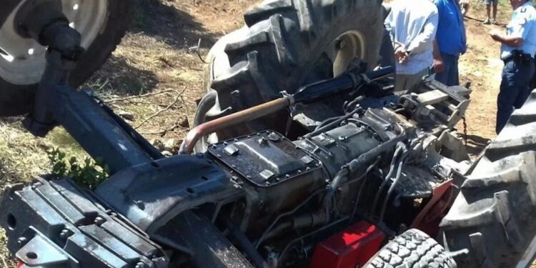 Κρήτη: Ηλικιωμένος καταπλακώθηκε από το τρακτέρ του – Απεγκλωβίστηκε χωρίς τις αισθήσεις του