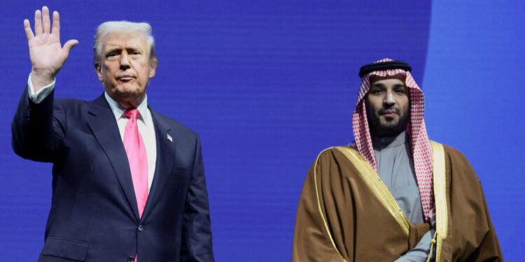 Ο Τραμπ ανακοίνωσε συμφωνίες αξίας 270 δισ. δολαρίων στο φόρουμ ΗΠΑ – Σαουδικής Αραβίας