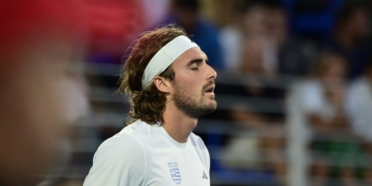 Ο Στέφανος Τσιτσιπάς «πιάστηκε» για υπερβολική ταχύτητα – Έτρεχε με 210 χιλιόμετρα στην Αττική Οδό