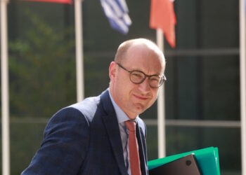 Βίνσεντ βαν Πέτεγκεμ: Ποιος είναι ο Βέλγος αντίπαλος του Πιερρακάκη για την προεδρία του Eurogroup