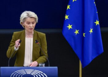 Η ΕΕ προετοιμάζει νομικό σχέδιο για την αποδέσμευση δανείου 140 δισ. ευρώ προς την Ουκρανία