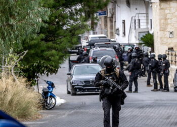 «Βεντέτα» κυβέρνησης – ΠΑΣΟΚ: Νέα αντιπαράθεση για τα Βορίζια και τα «εγκλήματα τιμής» με αφορμή τις δηλώσεις Φλωρίδη