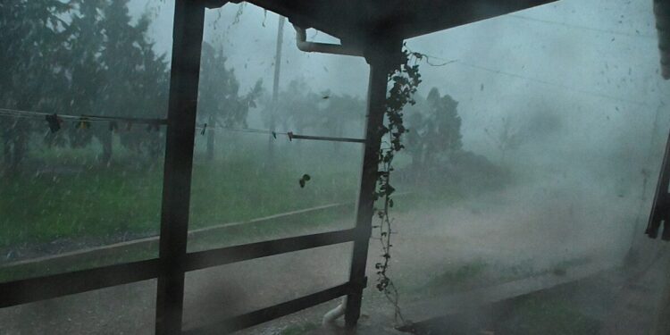 Καιρός: Αρχίζει το νέο κύμα κακοκαιρίας – Οι περιοχές που θα χτυπήσει περισσότερο