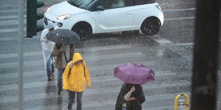 Καιρός: «Red Code» για Βόρειο Αιγαίο και Δωδεκάνησα τις επόμενες ώρες – Πώς θα κινηθεί η κακοκαιρία «Adel» και ποιο είναι το πιο κρίσιμο 12ωρο