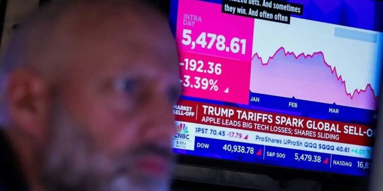 Wall Street: Πτώση για τον Nasdaq, που ολοκληρώνει τη χειρότερη εβδομάδα του από τον Απρίλιο