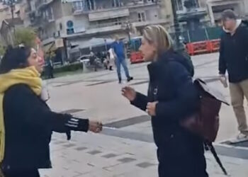 Η Χριστίνα Αλεξοπούλου δέχτηκε φραστική επίθεση στην Πάτρα: «Να φύγετε δολοφόνοι»