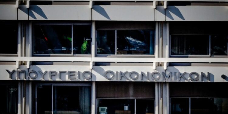 Στον αέρα η μεταφορά των αδιάθετων έως 14 δισ. ευρώ από το Ταμείο Ανάκαμψης: Γκρίζος ορίζοντας για τις τρεις γέφυρες