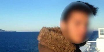 «Ασχολούμαι μόνο με τον άγγελό μου» λέει ο πατέρας του 24χρονου που σκοτώθηκε στη Λούτσα – Στις Παπαδάτες Μακρυνείας η ταφή