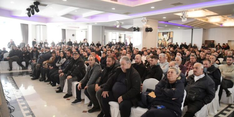 Σύσκεψη Μπλόκων: Κλιμάκωση των κινητοποιήσεων αποφάσισαν οι αγρότες -Τι θα κάνουν με το κλείσιμο των δρόμων στις γιορτές