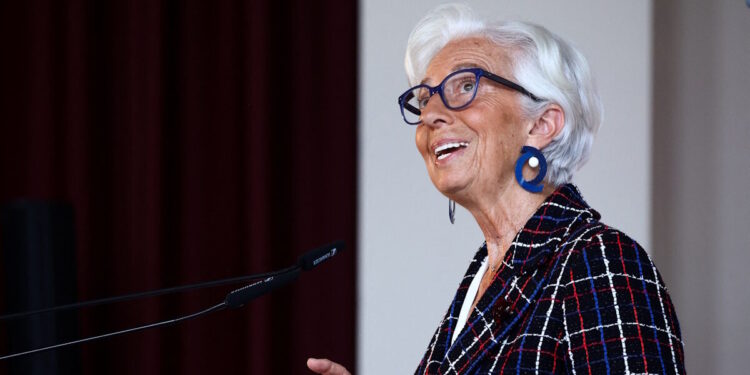 Λαγκάρντ: Αισιόδοξη για την ανάκαμψη της Ευρωζώνης – Ανησυχία για τον πληθωρισμό