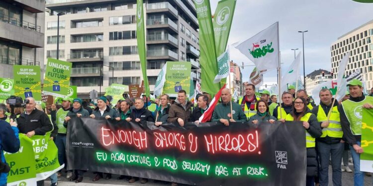 Copa-Cogeca: 10.000 αγρότες διαδήλωσαν στις Βρυξέλλες για την ΚΑΠ και το δίκαιο εμπόριο