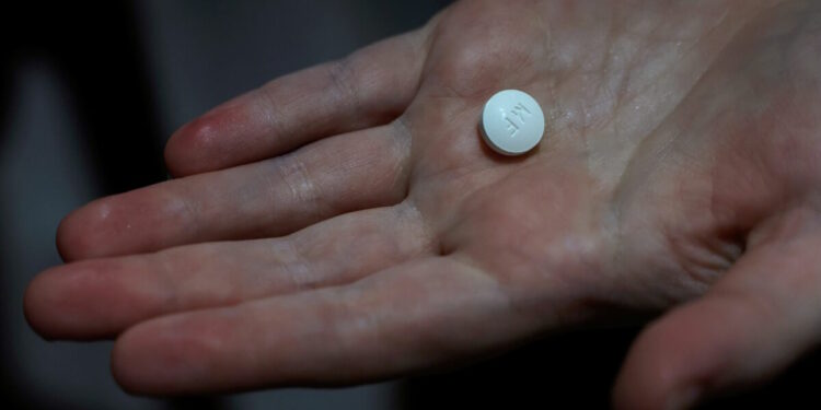 Απίστευτο περιστατικό σε νοσοκομείο: Nοσηλεύτρια αντί να δώσει φάρμακο σε ασθενή το κατάπιε η ίδια