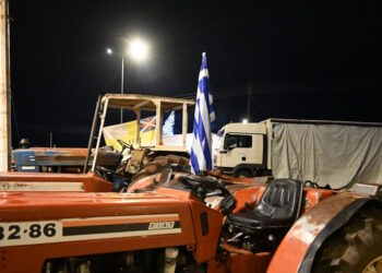 Μπλόκα αγροτών: «Εκεχειρία» για τις γιορτές και μετά πάλι αποκλεισμοί δρόμων – Με χαμηλές ταχύτητες η έξοδος των Χριστουγέννων