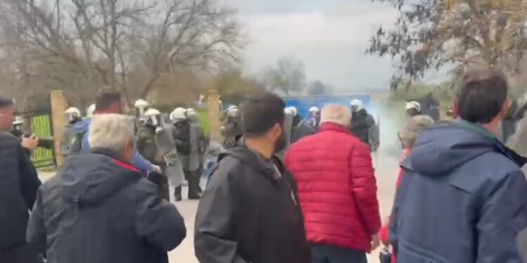 Αγροτικά μπλόκα: Δικογραφία για τα επεισόδια κοντά στο αεροδρόμιο «Μακεδονία»