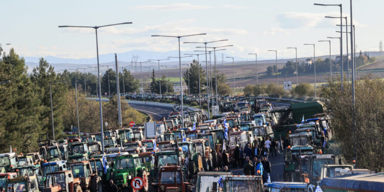 Οι αγρότες αποφάσισαν: Έρχονται νέα μπλόκα – «Δεν κάνουμε βήμα πίσω»