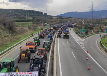 Οδηγός επιβίωσης για τα μπλόκα αγροτών: Ποιοι δρόμοι είναι κλειστοί, σε ποιες περιοχές θα κλείσουν και τους παράδρομους