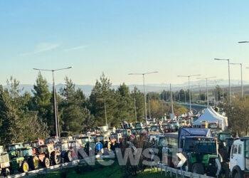 Αγρότες: Αμέτρητα τρακτέρ στην εθνική οδό στον κόμβο της Νίκαιας – «Ο δρόμος δεν θα ανοίξει για κανένα λόγο»