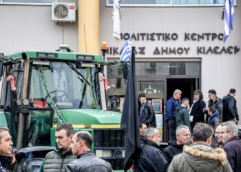 Οι αγρότες παραμένουν στα μπλόκα και έστειλαν τα αιτήματά τους στο Μαξίμου – «Να προσέλθετε σε διάλογο» τους ζητά ο Τσιάρας