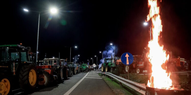 Μπλόκα αγροτών: Κλείνουν και οι παρακαμπτήριοι από την Παρασκευή – Τα σημεία κλειδιά και τι θα γίνει με την έξοδο των Χριστουγέννων