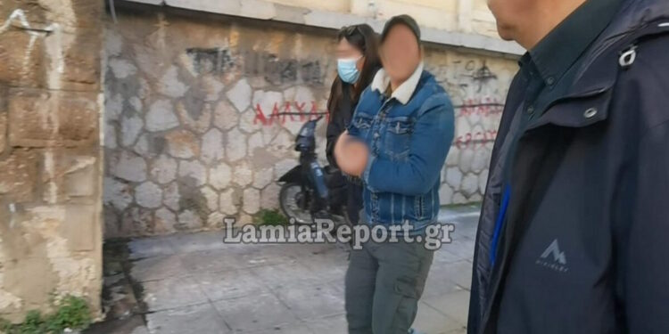 Λαμία: Ποινή φυλάκισης με αναστολή για την αγρότισσα με τα οργισμένα βίντεο στο TikTok – «Θα ιδρύσω κι εγώ κόμμα» είπε