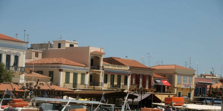 Αίγινα: Από γεωτρήσεις η υδροδότηση λόγω βλάβης στον υποθαλάσσιο αγωγό – Η ανακοίνωση του δήμου