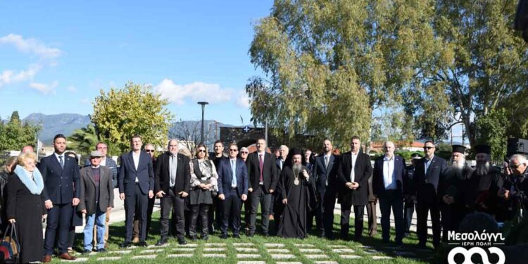 Μεσολόγγι: Με κάθε επισημότητα τα αποκαλυπτήρια του ανδριάντα του Δημογέροντα Χρήστου Καψάλη (φωτο)