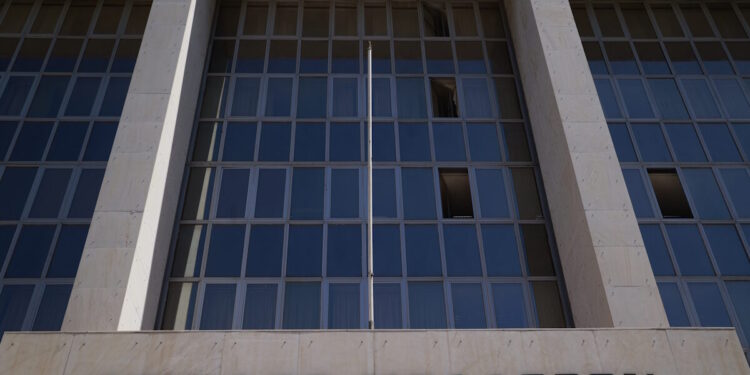 Δίκη υποκλοπές: «Δεν υπήρχαν υπολογιστές και προσωπικό στις κεντρικές εγκαταστάσεις της ΕΥΠ» λέει στέλεχος της ΑΔΑΕ – Τυπικοί οι έλεγχοι της Αρχής