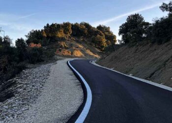 Δήμος Αμφιλοχίας: Ολοκληρώθηκε η ασφαλτόστρωση του δρόμου από Βαρετάδα προς Λαγκάδα (φωτο)