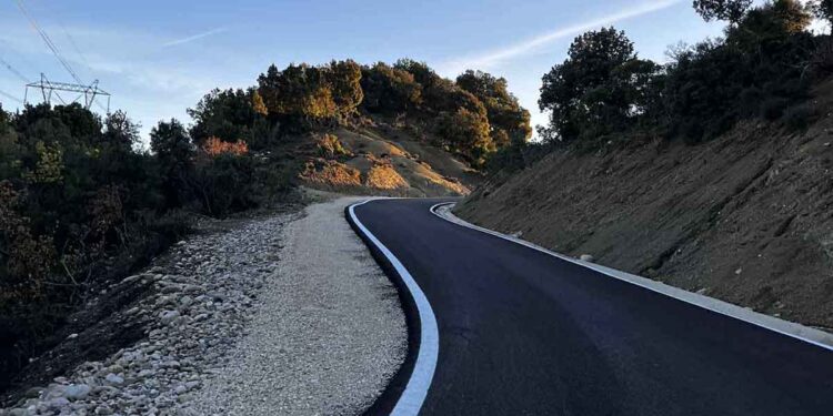 Δήμος Αμφιλοχίας: Ολοκληρώθηκε η ασφαλτόστρωση του δρόμου από Βαρετάδα προς Λαγκάδα (φωτο)