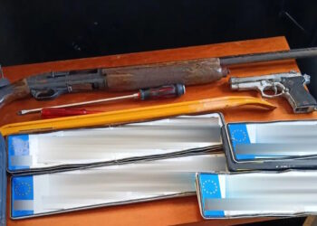 Ασπρόπυργος: «Ντου» της αστυνομίας σε οικισμό με 7 συλλήψεις – Βίντεο και φωτογραφίες