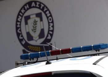 Κυψέλη: Υδραυλικός πήγε να ξεβουλώσει την αποχέτευση στο Α.Τ. και βρήκε όπλα